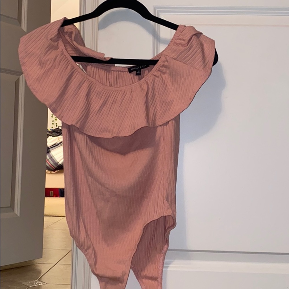 Pink off/on the shoulder bodysuit